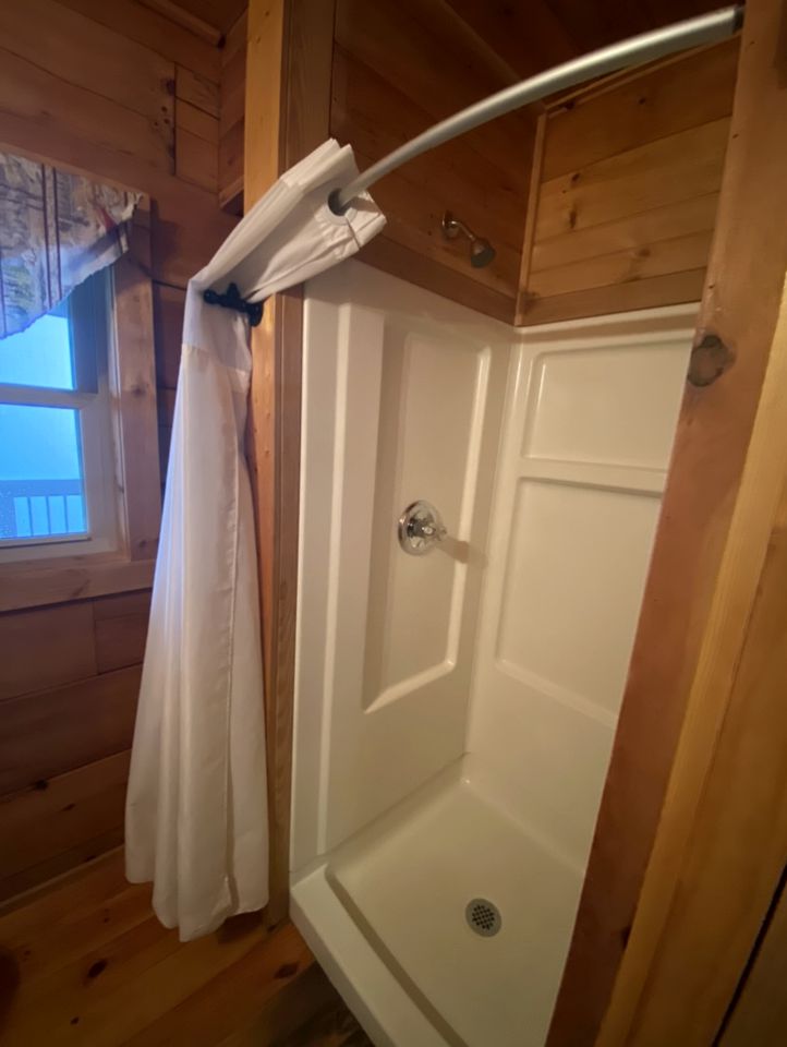 Amazing Pet-Friendly Cabin Rental near Blue Ridge Parkway in Virginia