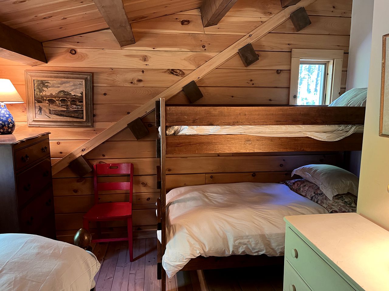 Luxury Pet-Friendly Cabin for Relaxing Family Glamping in Dover, Vermont