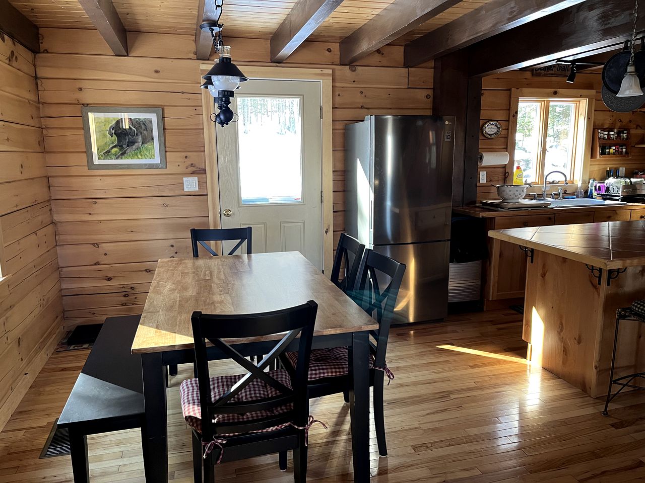 Luxury Pet-Friendly Cabin for Relaxing Family Glamping in Dover, Vermont