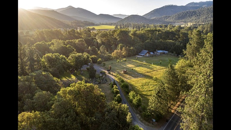 Caravans (United States of America, Grants Pass, Oregon)