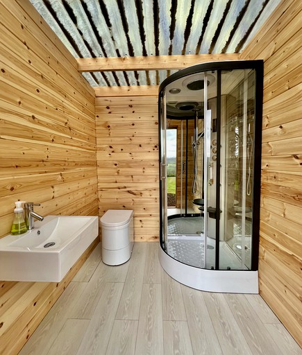 Bell Tents (United Kingdom, --, --)