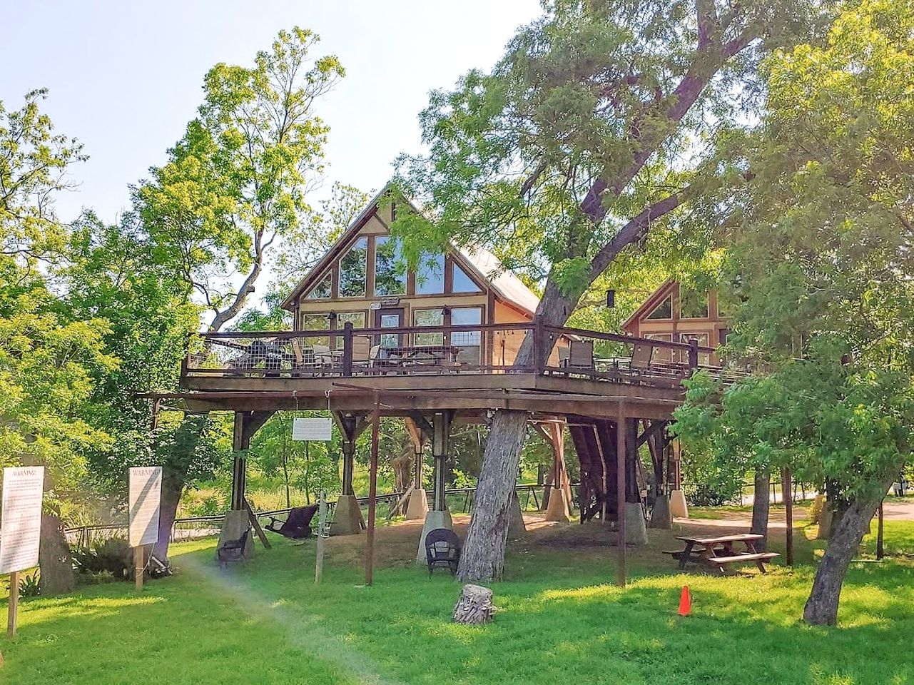 Tree Houses (United States of America, Geronimo, Texas)