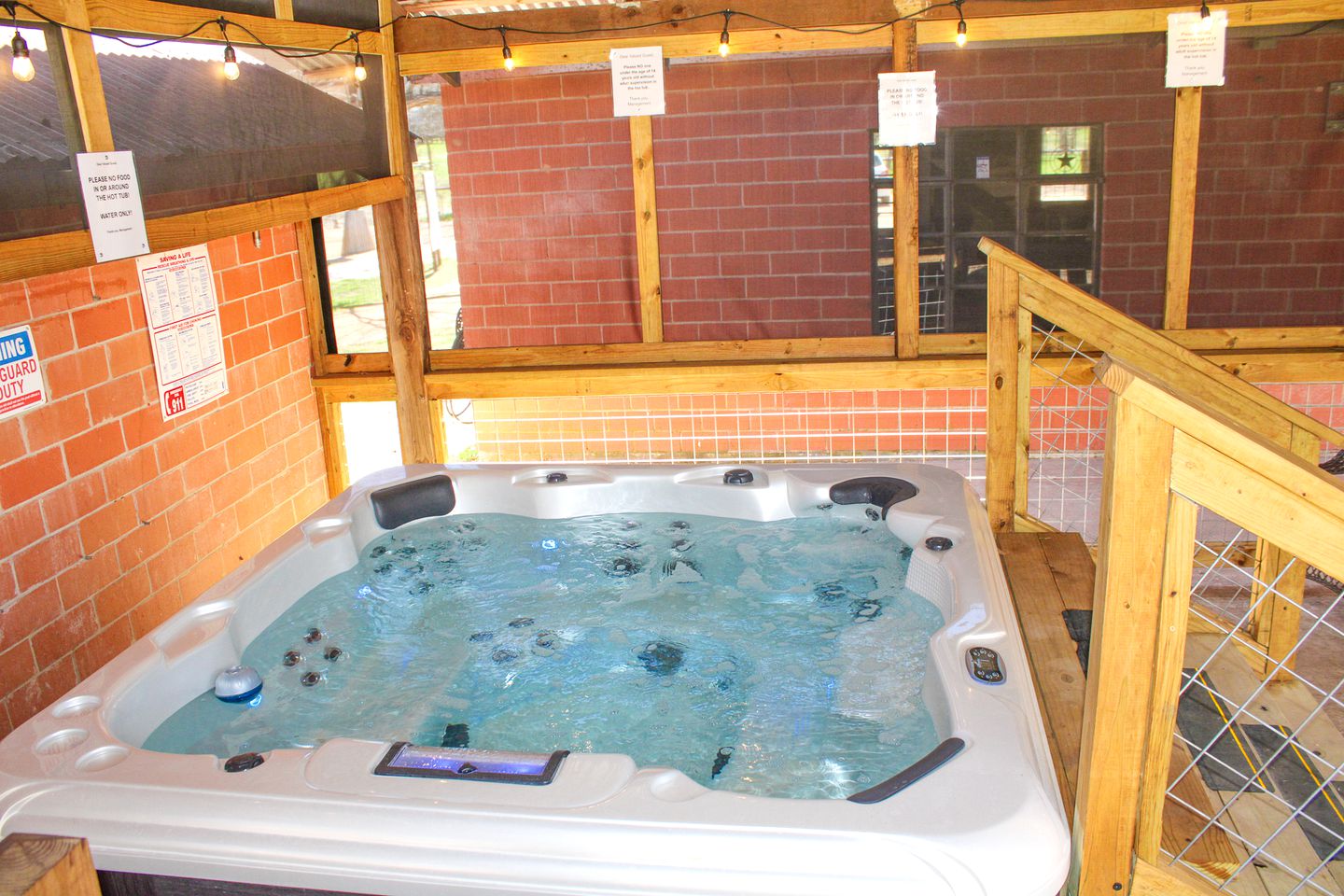 Luxurious Tree House Cabins Perfect for a Geronimo Creek Retreat