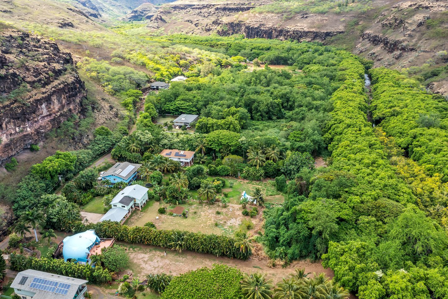 Luxury Dome Nestled in Waimea Valley, Kauai