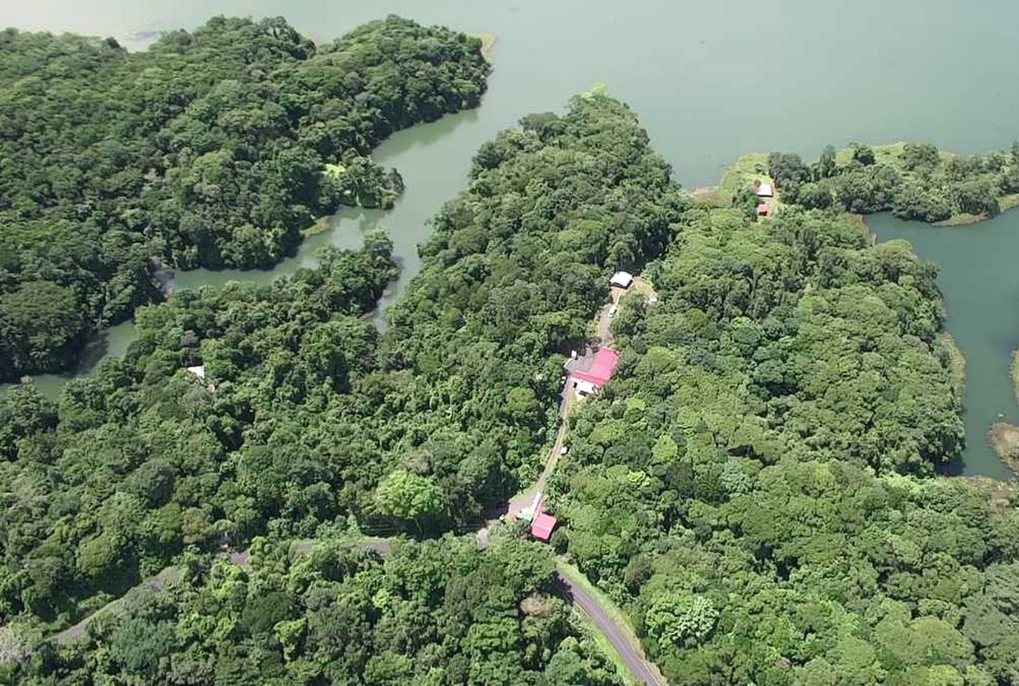 Gatun Lake Glamping Site in Panamanian Nature Reserve