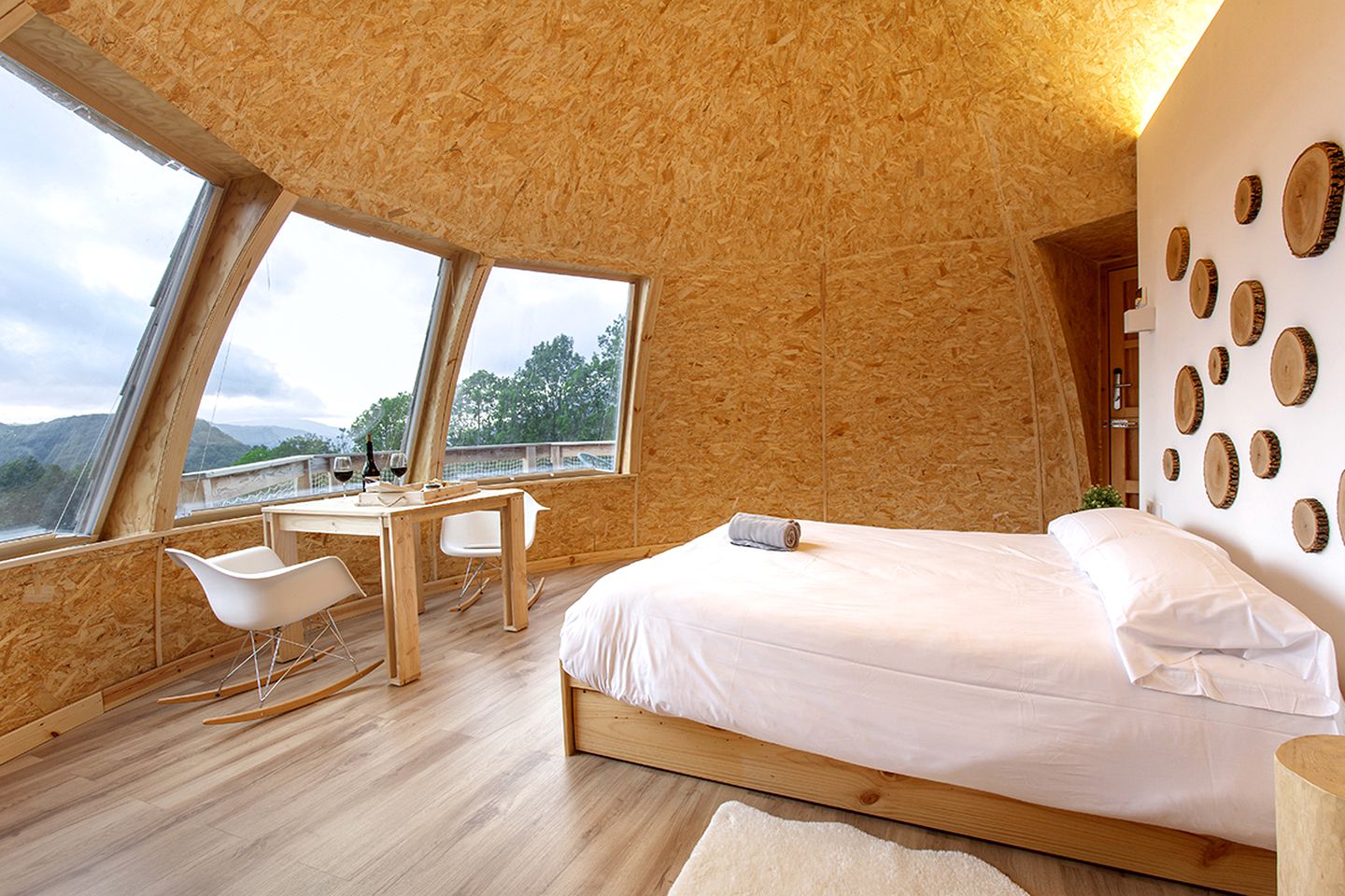 Idyllic Igloo Glamping in Navarre, Spain for an Unforgettable Experience in Nature!