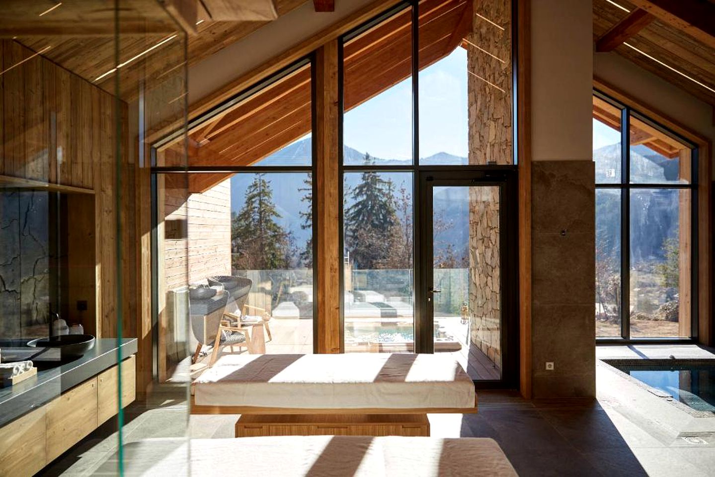 Luxury Alpine Escape with Spa near Parc National du Mercantour