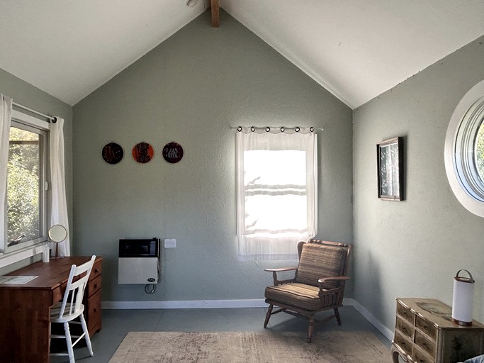 Cabins (United States of America, Manchester, Michigan)
