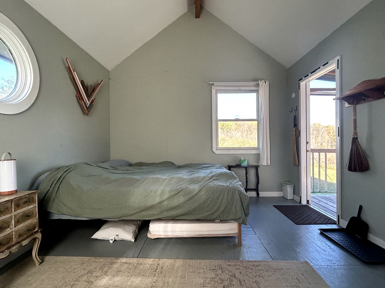 Cozy Eco-Glamping Cabin near Ann Arbor for Yoga and Swimming
