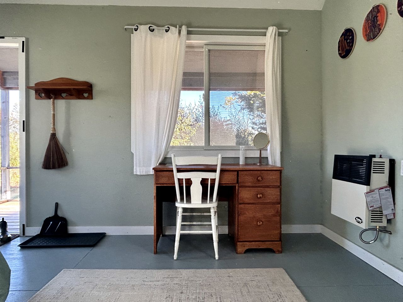 Cozy Eco-Glamping Cabin near Ann Arbor for Yoga and Swimming