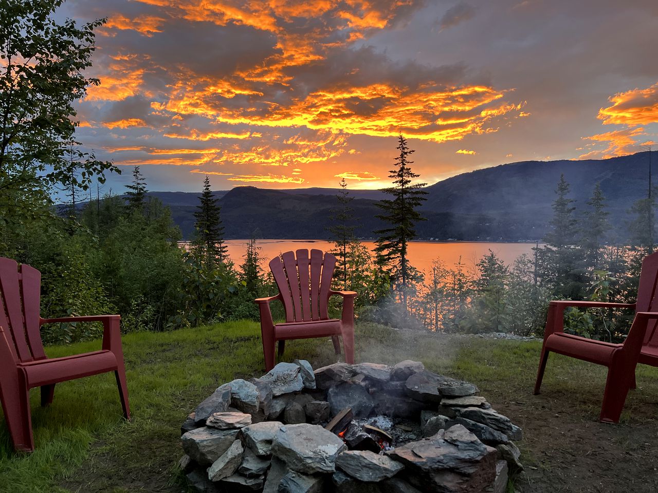 Pet-Friendly Shuswap Lake Glamping Dome for Outdoor Adventure