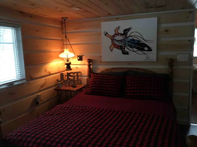 Cabins (Canada, McKellar, Ontario)