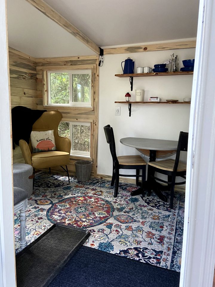 Family Style Glamping Vacation in Pet-Friendly Tiny House in Washington