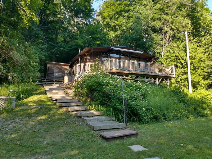 River Front Cabin in Nottawasaga, Perfect for Family Glamping Vacations