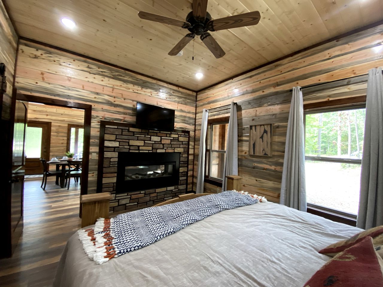 Luxury Glamping in Oklahoma near Mountain Fork Lake, Ideal for Family Vacations