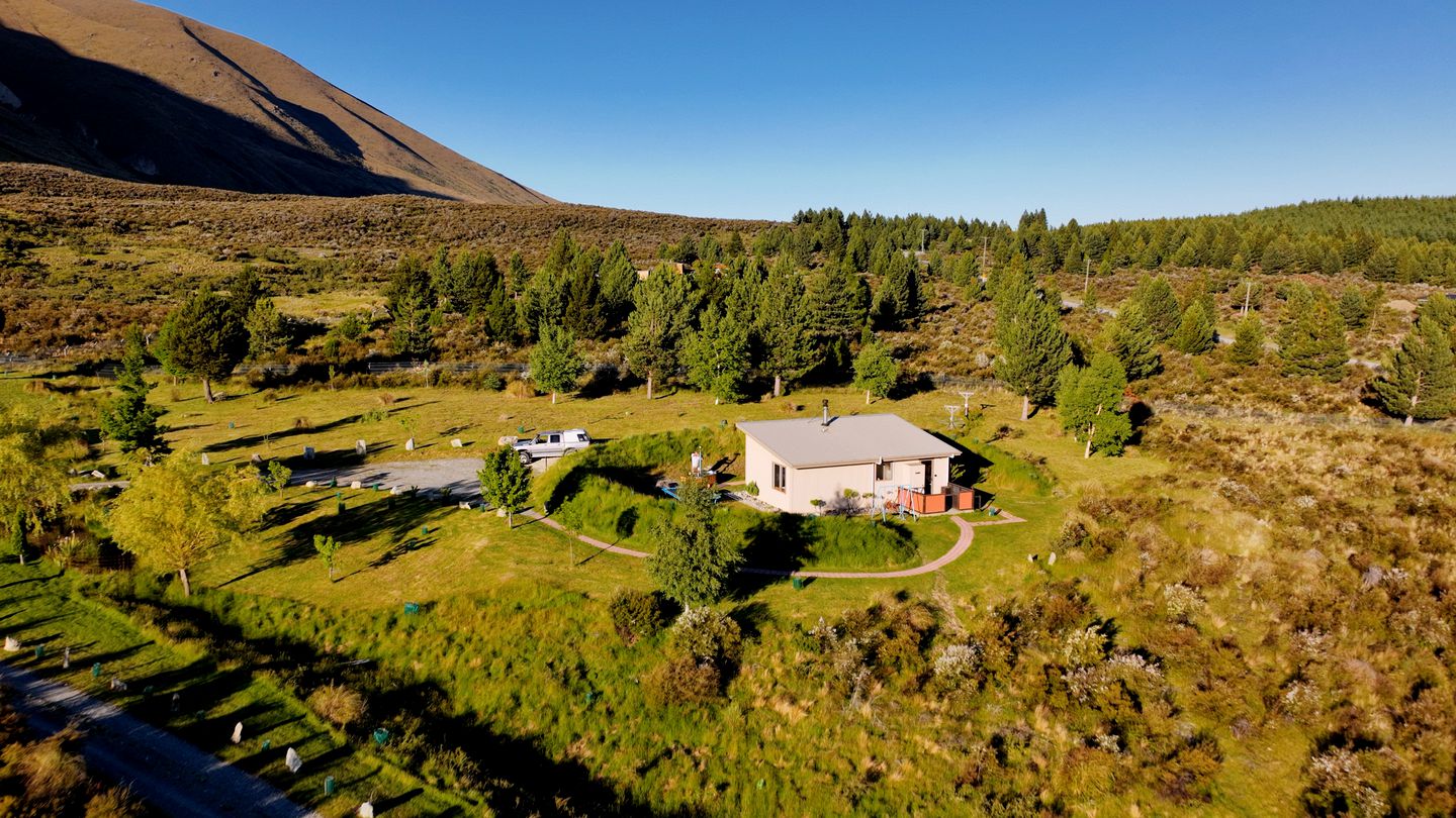 Glamping Vacation at this Eco-Friendly Cottage in South Island, New Zealand