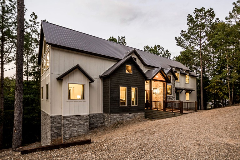 Large, Family-Friendly Cabin Near Broken Bow Lake, Oklahoma