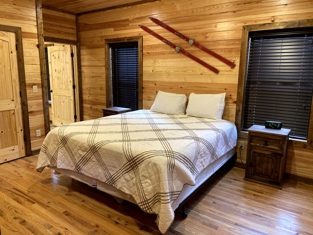 Gorgeous Cabin in Broken Bow, Oklahoma, Perfect for Glamping Family Vacation