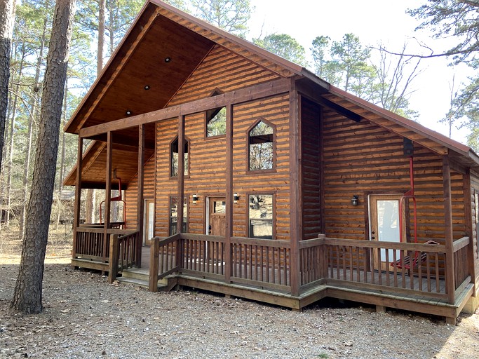 Gorgeous Cabin in Broken Bow, Oklahoma, Perfect for Glamping Family Vacation