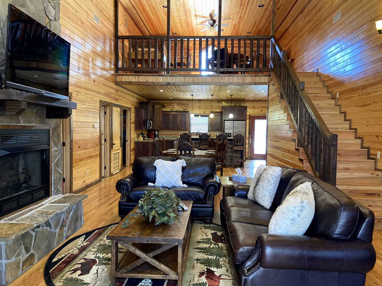 Gorgeous Cabin in Broken Bow, Oklahoma, Perfect for Glamping Family Vacation