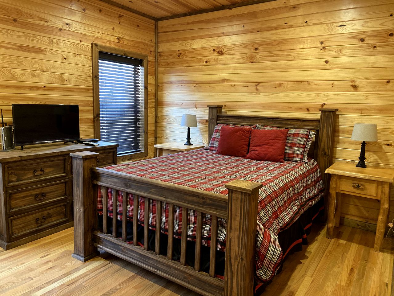 Gorgeous Cabin in Broken Bow, Oklahoma, Perfect for Glamping Family Vacation