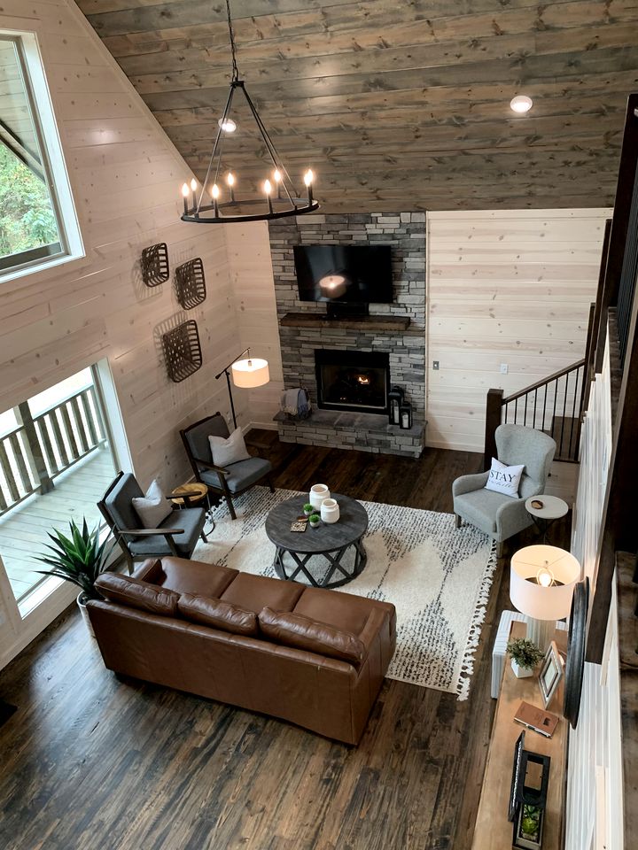 Luxury Log Cabin in Broken Bow, Ideal for Family Glamping Getaways