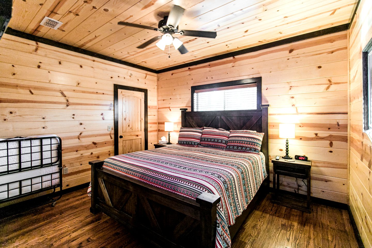 Relaxing Outdoor Escape at a Broken Bow, Oklahoma Glamping Cabin