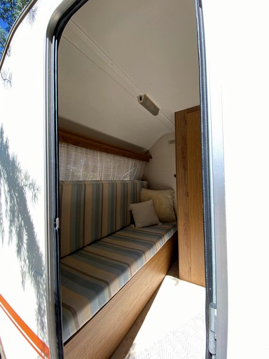 Caravans (Italy, --, --)
