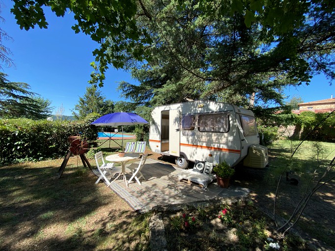 Pet-Friendly, Vintage Glamping Caravan on a Farm near Arezzo, Italy