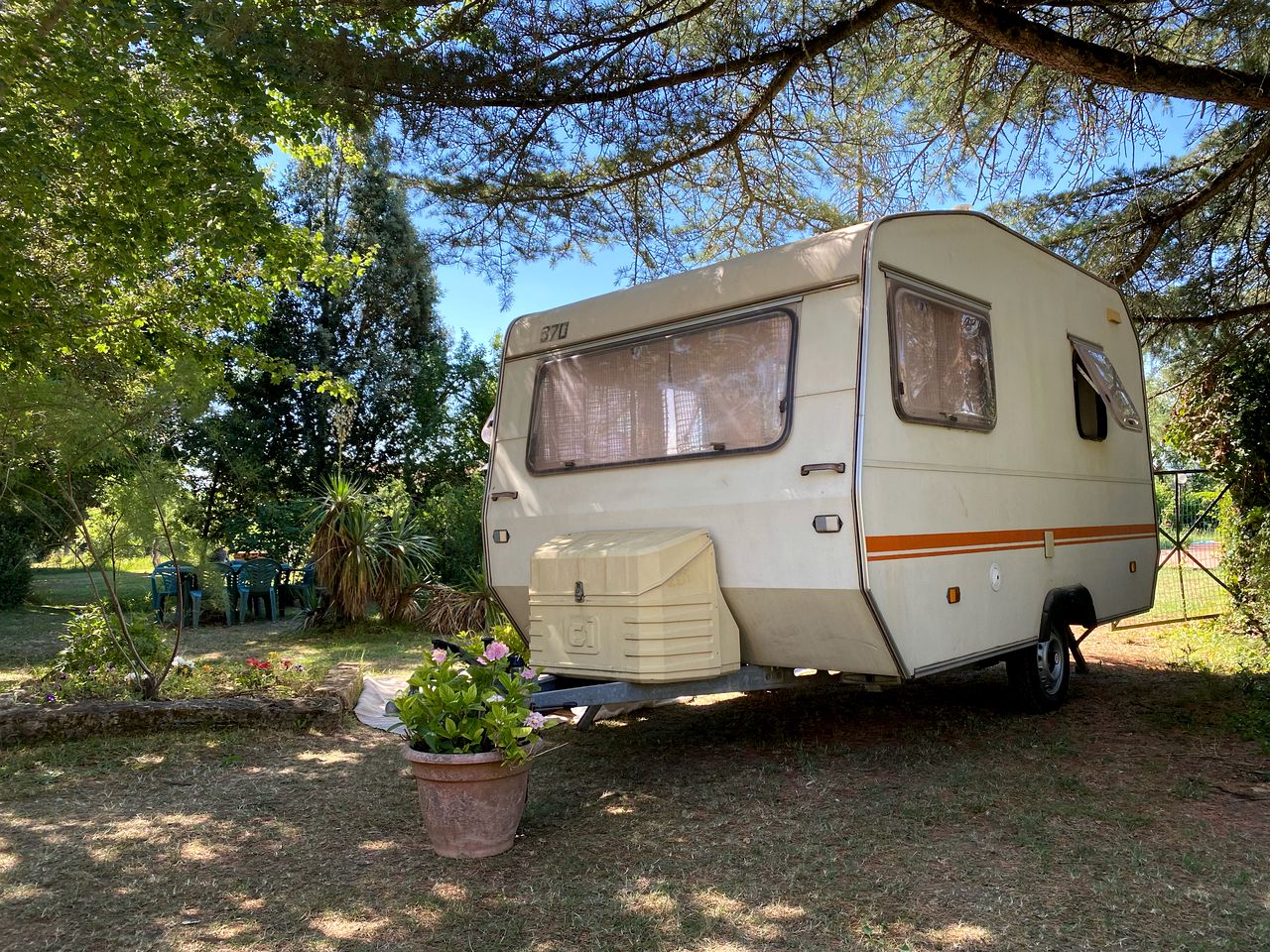 Pet-Friendly, Vintage Glamping Caravan on a Farm near Arezzo, Italy
