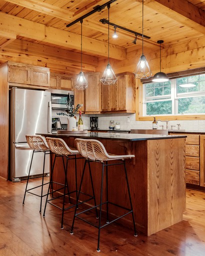 Cabins (Canada, Lanark, Ontario)