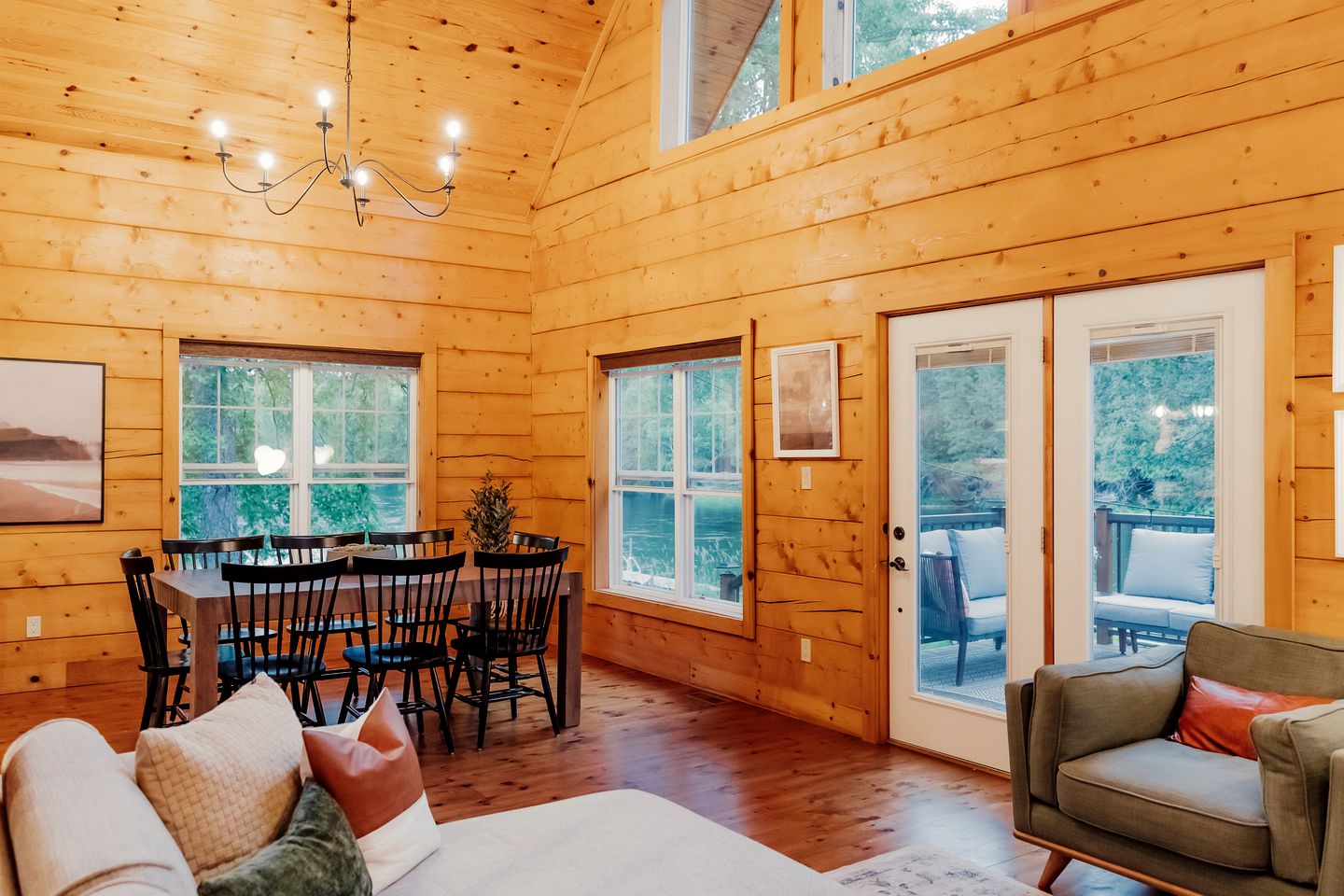 Pet-Friendly Cabin, Ideal for Family Glamping Trips in Ontario