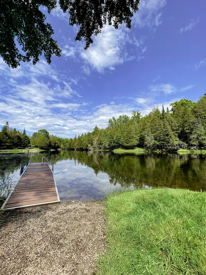 Pet-Friendly Cabin, Ideal for Family Glamping Trips in Ontario