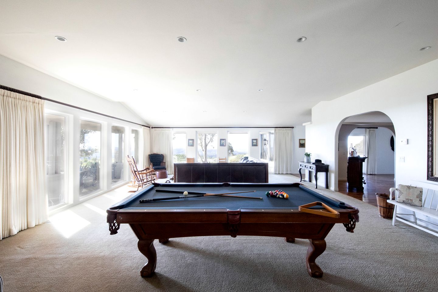 Luxury Villa near the Beach in California, Great for Group Vacations