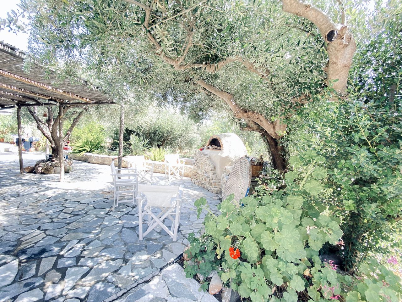 Lovely Cottage in the Grecian Countryside, Glamping Getaways in Crete