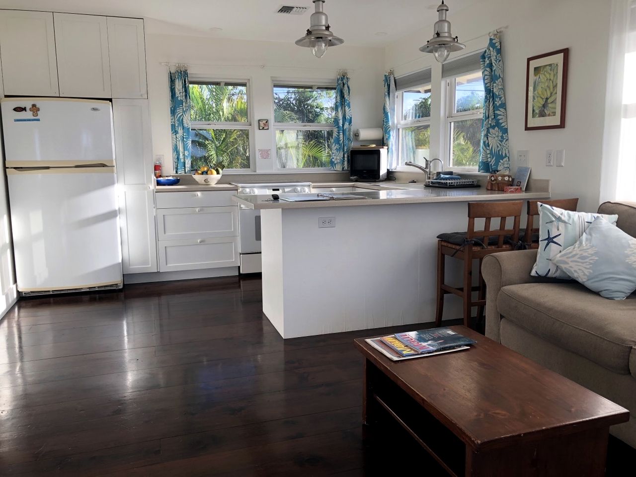 Oceanfront Cottage Rental for Couples Retreat on North Shore of Maui, Hawaii