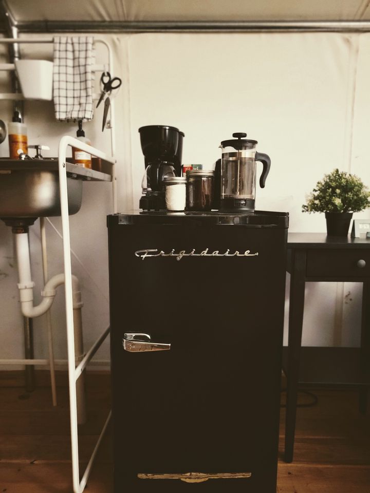 Lovely Safari Tent with Treetop Views for Family Glamping in Missouri