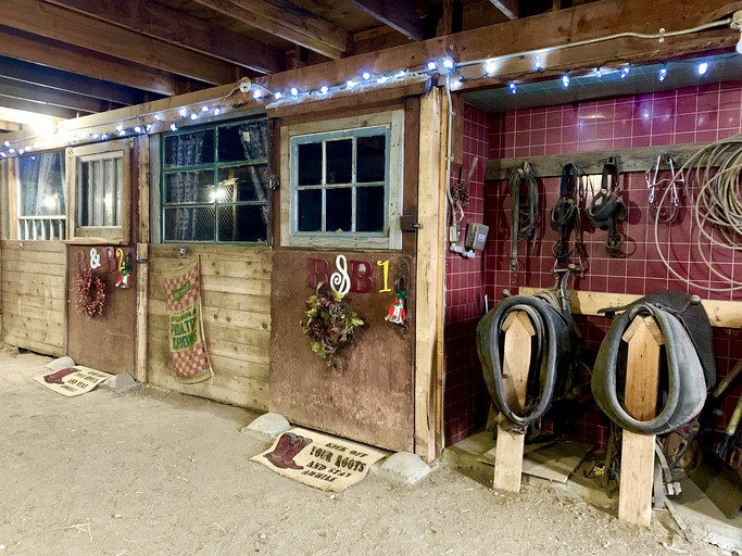 Rustic Barn on Working Ranch for Glamping Family Weekends in Spokane, Washington