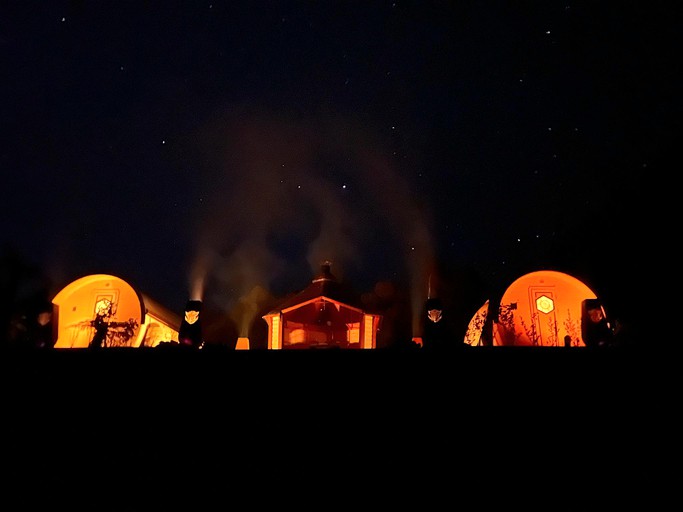 Cabins (New Zealand, --, --)