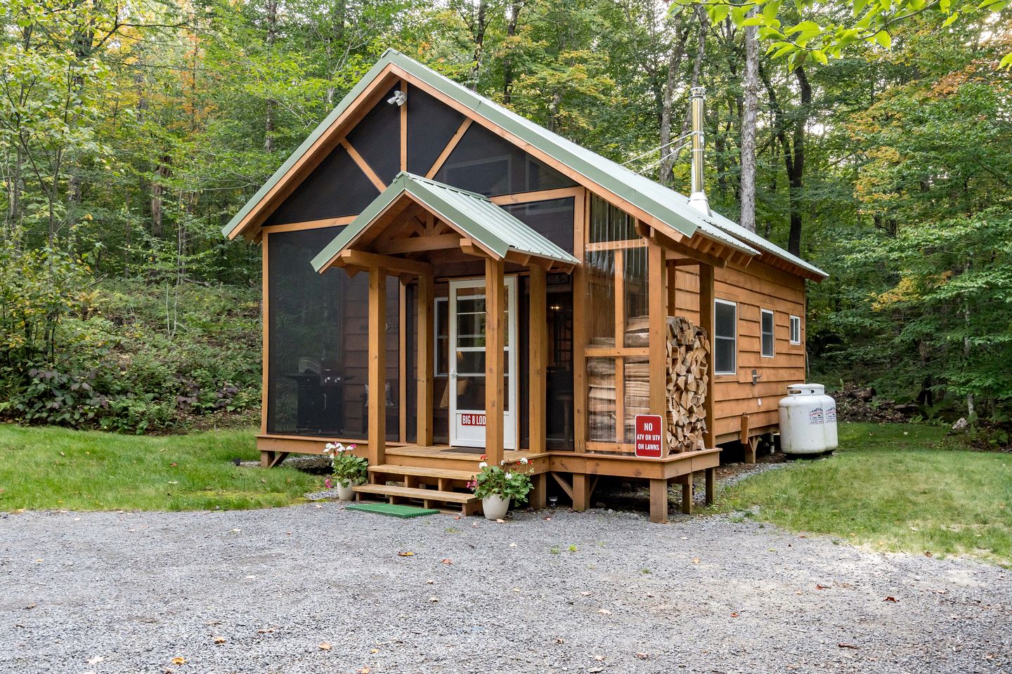 Charming Cabin for Glamping in the Adirondacks, Ideal for a Couples Getaway