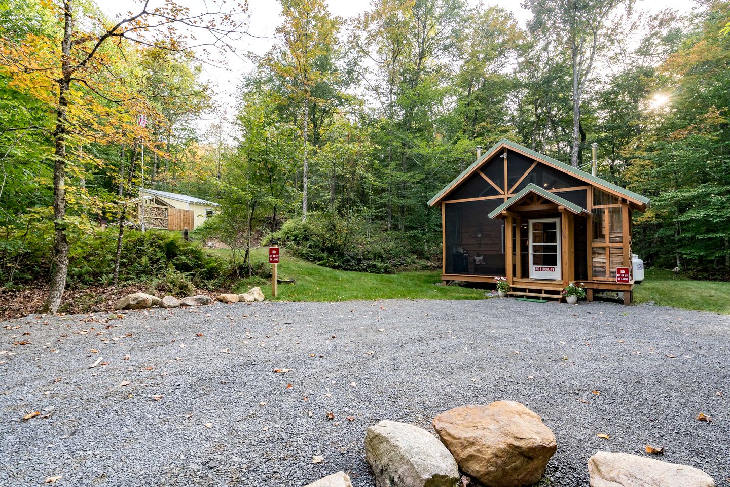 Charming Cabin for Glamping in the Adirondacks, Ideal for a Couples Getaway