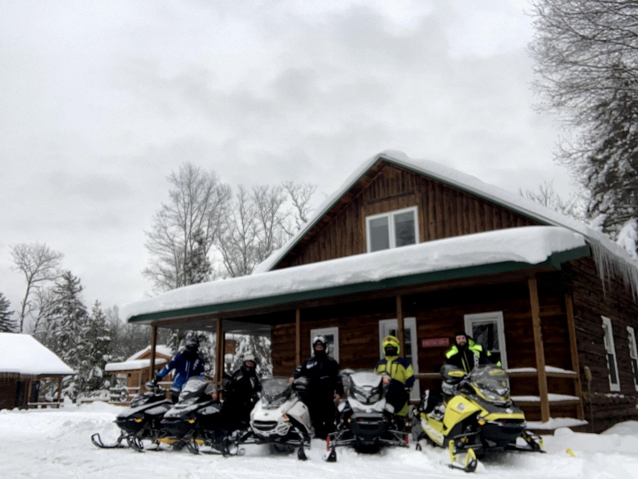 Charming Cabin for Glamping in the Adirondacks, Ideal for a Couples Getaway