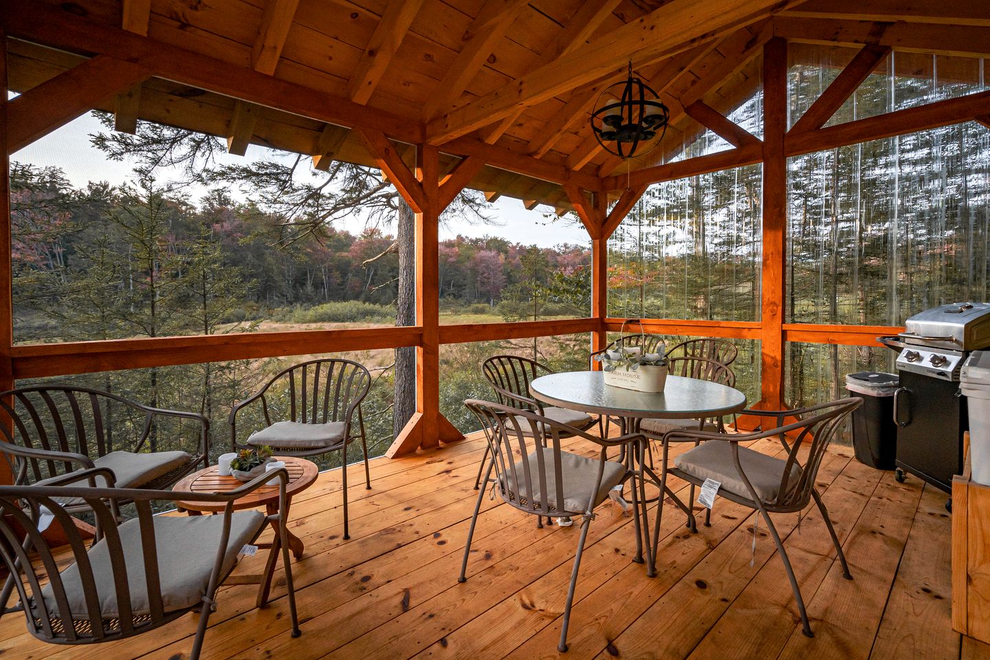 Charming Cabin for Glamping in the Adirondacks, Ideal for a Couples Getaway