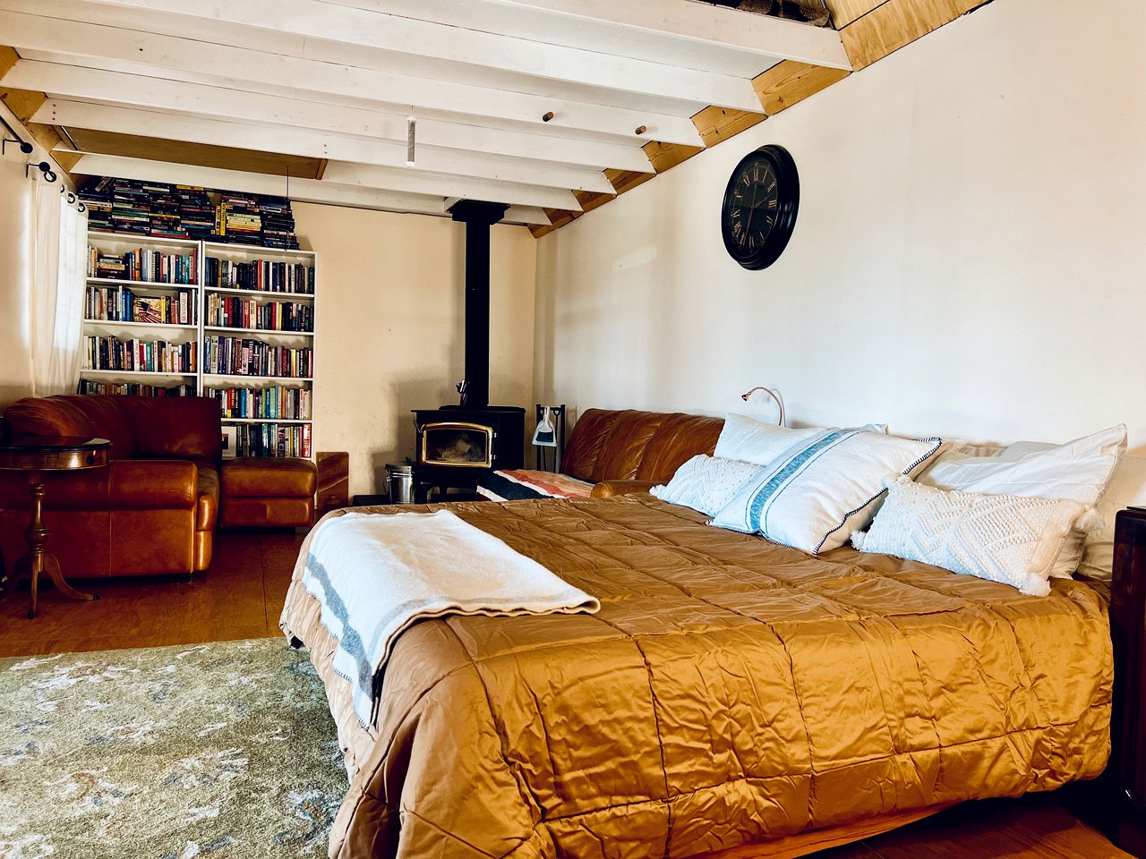 Spa Glamping Experience in a Tiny Barn, to Relax in Flagstaff