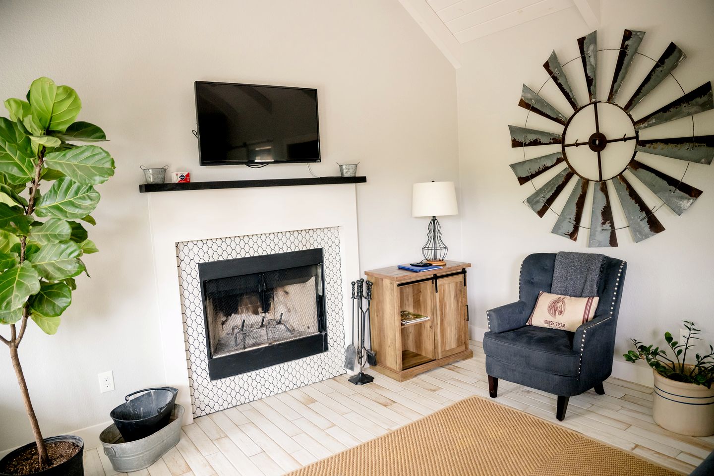 Charming Cabin for Glamping Vacations in Wimberley, Texas