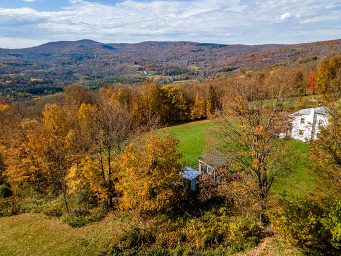 Cabins (United States of America, Preston Hollow, New York)