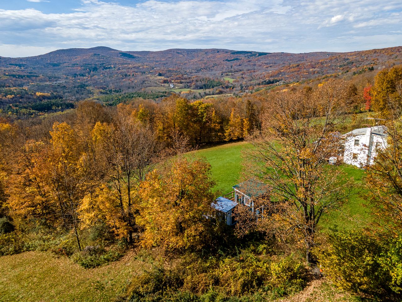 Tiny House with Gorgeous Views in New York, Perfect for Intimate Weekends Away