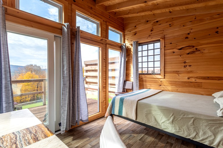 Cabins (United States of America, Preston Hollow, New York)