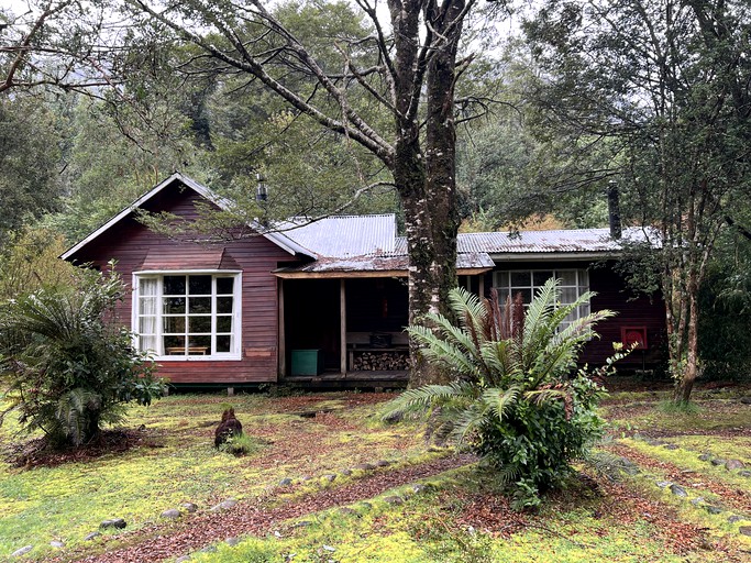 Cabins (Chile, Aysen, Aysen)