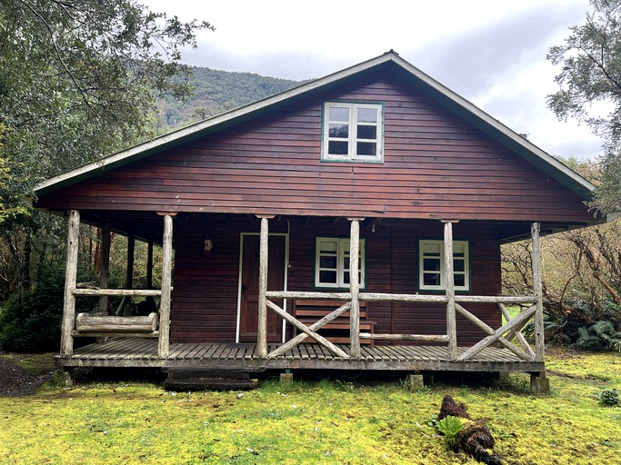 Cabins (Chile, Aysen, Aysen)